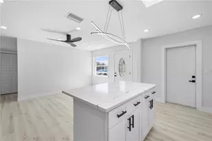 3135 33rd Ave N, Saint Petersburg, FL 33713 - Photo 9