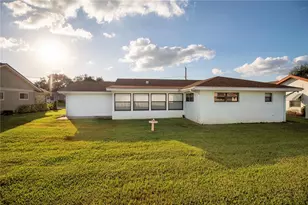 2420 Pine Tree Cir Dr, Orange City, FL 32763 - Photo 7