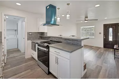 1015 E Howry Avenue, Deland, FL 32724 - Photo 9