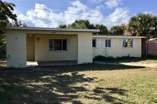 854 Derbyshire Rd, Daytona Beach, FL 32117 - Photo 1