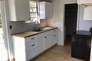 854 Derbyshire Rd, Daytona Beach, FL 32117 - Photo 3