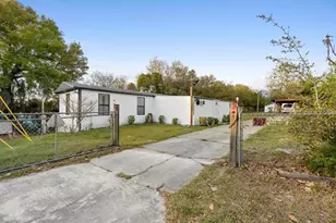 207 Robinhood Dr, Deland, FL 32724 - Photo 1