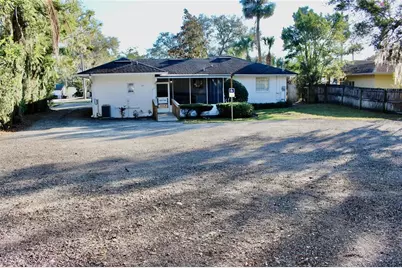 909 W New York Avenue, Deland, FL 32720 - Photo 9