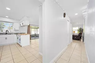 538 Gertrude Ln, South Daytona, FL 32119 - Photo 5