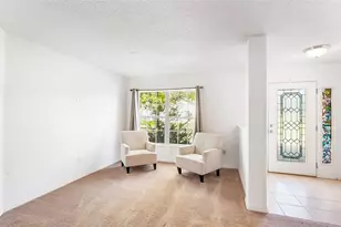 8 White Hurst Ln, Palm Coast, FL 32164 - Photo 5