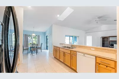 8 White Hurst Lane, Palm Coast, FL 32164 - Photo 7