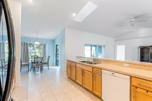 8 White Hurst Ln, Palm Coast, FL 32164 - Photo 7