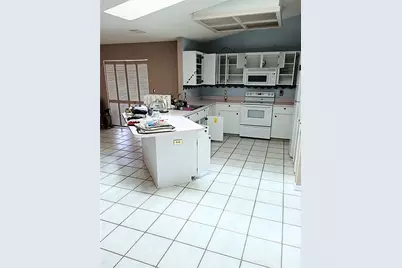 564 W Central Avenue, Orange City, FL 32763 - Photo 7