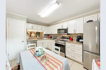 12 Escondido Court #113, Altamonte Springs, FL 32701 - Photo 11