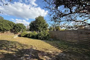 995 Sweetbrier Dr, Deltona, FL 32725 - Photo 9