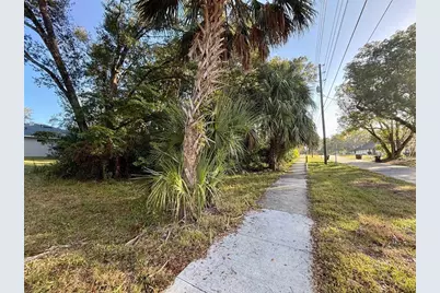 300 N Oak Avenue, Orange City, FL 32763 - Photo 17