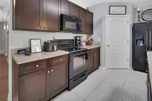 813 Oak Hollow Loop, Deland, FL 32724 - Photo 5