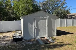 919 Sylvia Dr, Deltona, FL 32725 - Photo 13