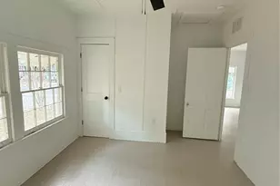 221 N Sans Souci Ave, Deland, FL 32720 - Photo 9