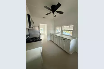 221 N Sans Souci Avenue, Deland, FL 32720 - Photo 5