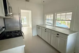 221 N Sans Souci Ave, Deland, FL 32720 - Photo 5