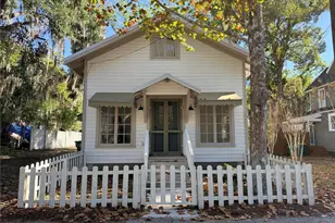 221 N Sans Souci Ave, Deland, FL 32720 - Photo 1