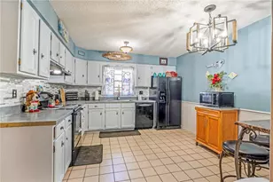 2417 S Oak Park Dr, Deland, FL 32724 - Photo 13