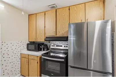 930 N Amelia Avenue, Deland, FL 32724 - Photo 11