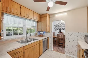 930 N Amelia Ave, Deland, FL 32724 - Photo 9