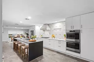 851 E Pennsylvania Ave, Deland, FL 32720 - Photo 9