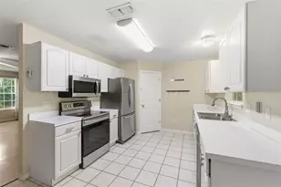 325 E Plymouth Ave, Deland, FL 32724 - Photo 9