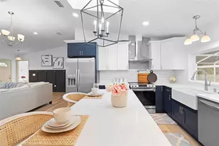 1049 W New York Ave, Orange City, FL 32763 - Photo 9