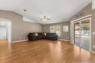 33 Bannerwood Ln, Palm Coast, FL 32137 - Photo 3