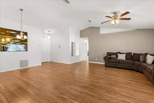 33 Bannerwood Ln, Palm Coast, FL 32137 - Photo 5