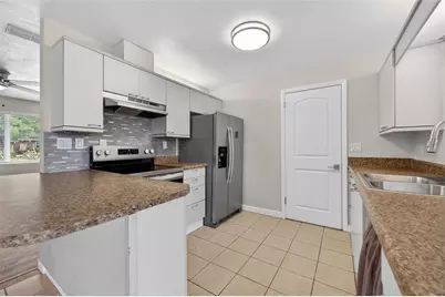 828 White Court, Daytona Beach, FL 32117 - Photo 7