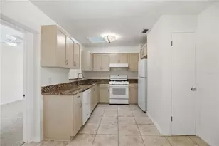 2483 Becky Sue Dr, Orlando, FL 32807 - Photo 11