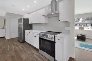 1007 Crescent Pkwy, Deland, FL 32724 - Photo 11