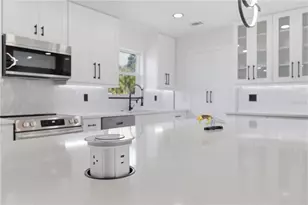 1108 Balfour Dr, Deltona, FL 32725 - Photo 9