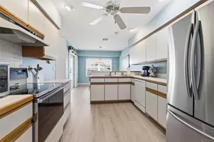 2061 Greenview Dr, Deltona, FL 32725 - Photo 7