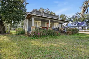 420 Pine St, Crescent City, FL 32112 - Photo 1