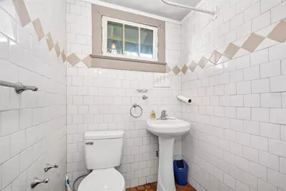 228 W Howry Avenue, Deland, FL 32720 - Photo 17