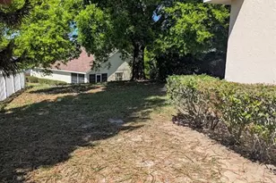 108 Twin Lake Cir, Umatilla, FL 32784 - Photo 7