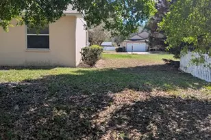 108 Twin Lake Cir, Umatilla, FL 32784 - Photo 9