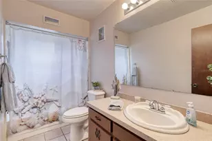 27727 Lois Dr, Tavares, FL 32778 - Photo 33