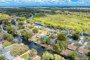 27727 Lois Dr, Tavares, FL 32778 - Photo 17