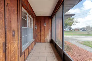 27727 Lois Dr, Tavares, FL 32778 - Photo 5