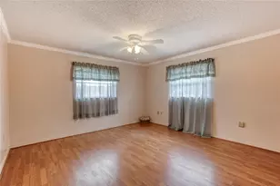 27727 Lois Dr, Tavares, FL 32778 - Photo 29