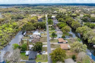 27727 Lois Dr, Tavares, FL 32778 - Photo 11