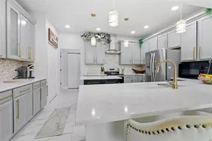 1026 W Beresford Rd, Deland, FL 32720 - Photo 9