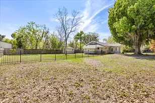 57 S Trowell Ave, Umatilla, FL 32784 - Photo 23