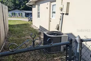 1725 Twin Oak St, Deltona, FL 32725 - Photo 5
