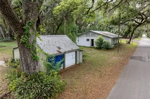 520 Desoto, De Leon Springs, FL 32130 - Photo 3