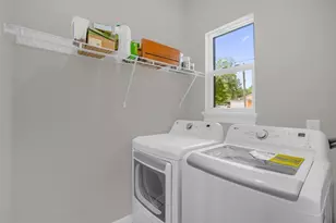 250 S Virginia Ave, Deland, FL 32724 - Photo 9