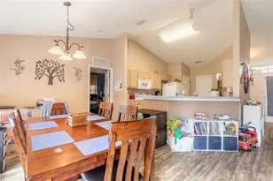 2431 Weatherford Dr, Deltona, FL 32738 - Photo 9