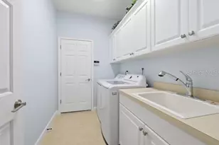 312 W Lake Victoria Cir, Deland, FL 32724 - Photo 17